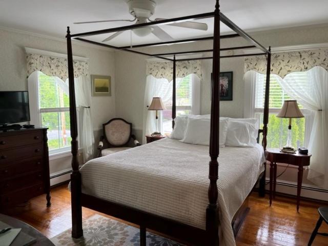 Bourne Bed And Breakfast โอกันควิท ภายนอก รูปภาพ